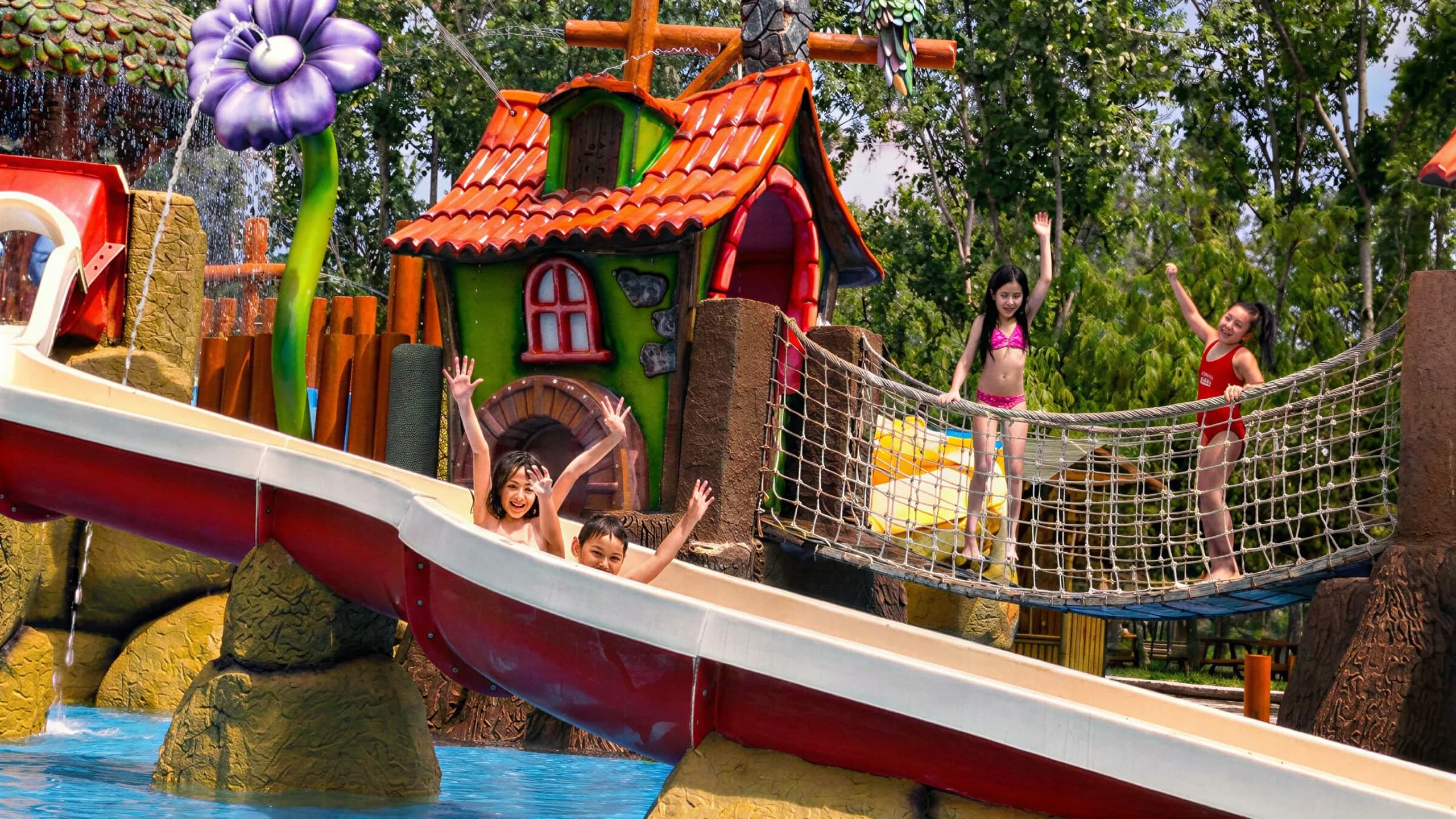 Foto del carrusel piscina 1
